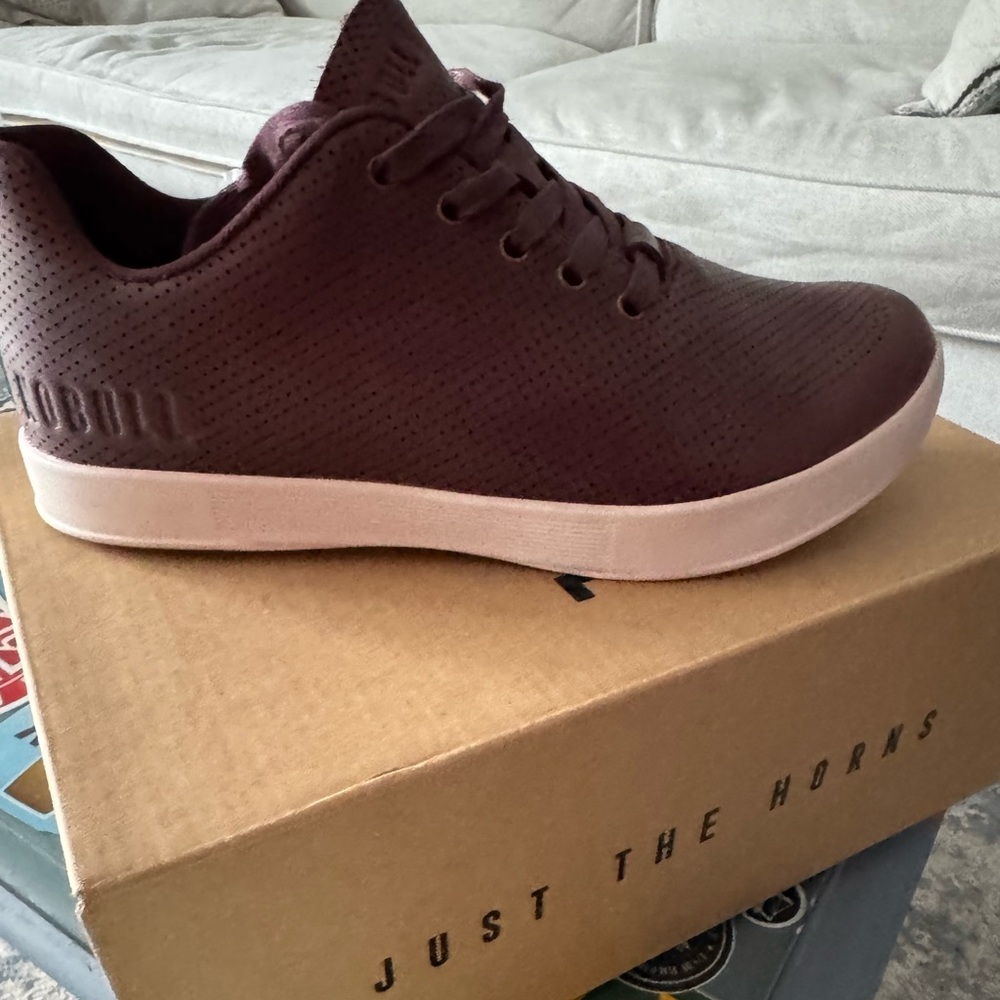 New with Box NoBull Leather trainers. W8.5/M7
